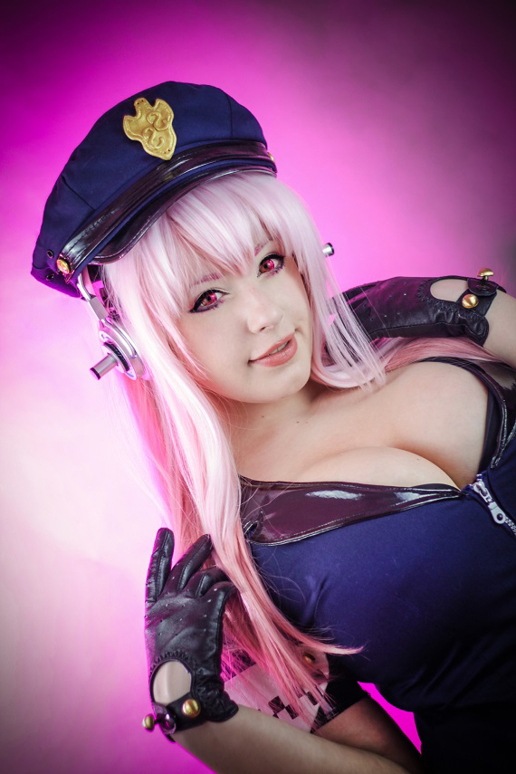 Comic-con Super Sonica + Bikini Officer(25)